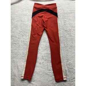 thrive societe Medium‎ Salmon Cream Black Leggings Workout